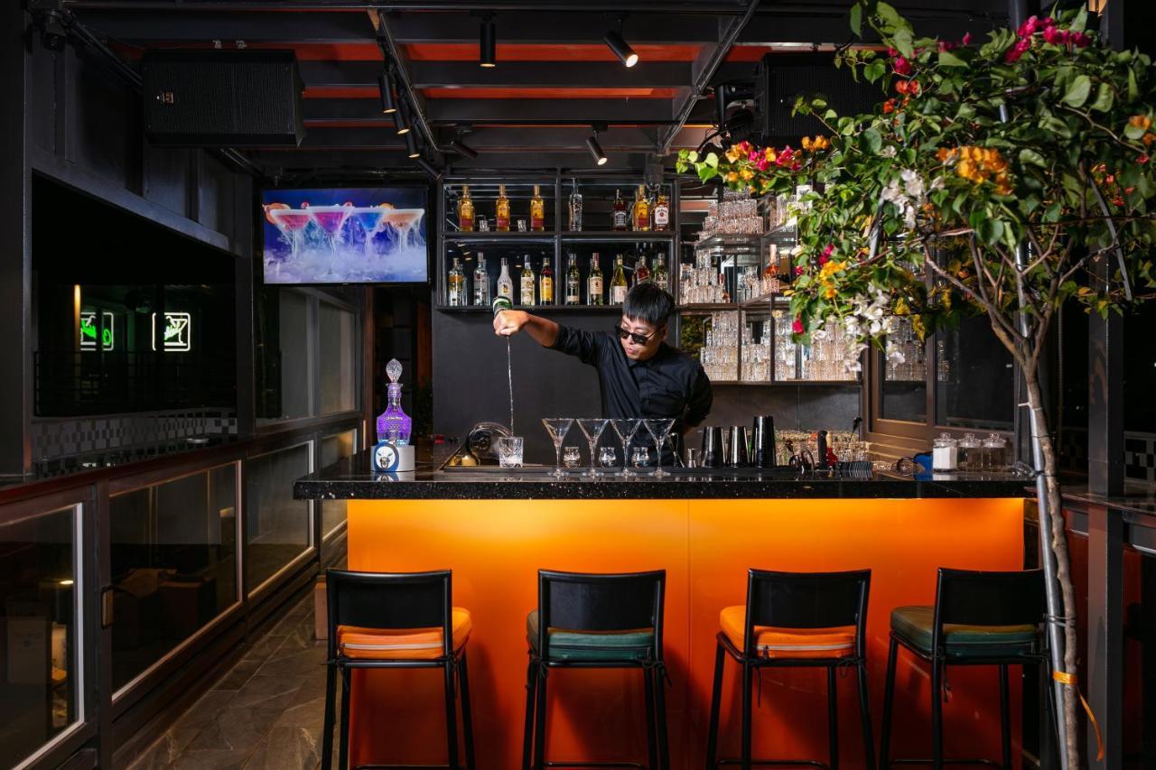 Bendecir & - Formerly Babylon Garden & Hanoi